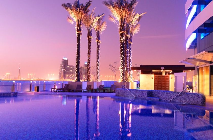 Golf-Holiday-Dubai-Crowne-Plaza-Pool1