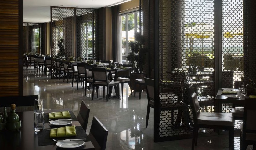 Golf-Holiday-Dubai-Crowne-Plaza-Restaurant1