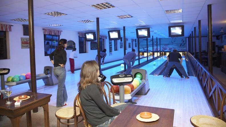 Golfurlaub-Malevil-Bowling