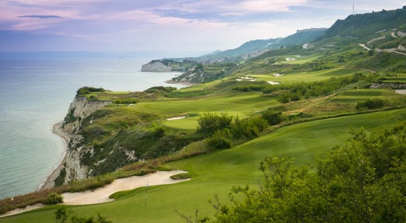 Thracian-Cliffs-Golf-Course-slider